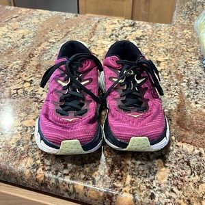 Womens Hoka Graviota 4 only worn 3-4 times for walking on trail.
